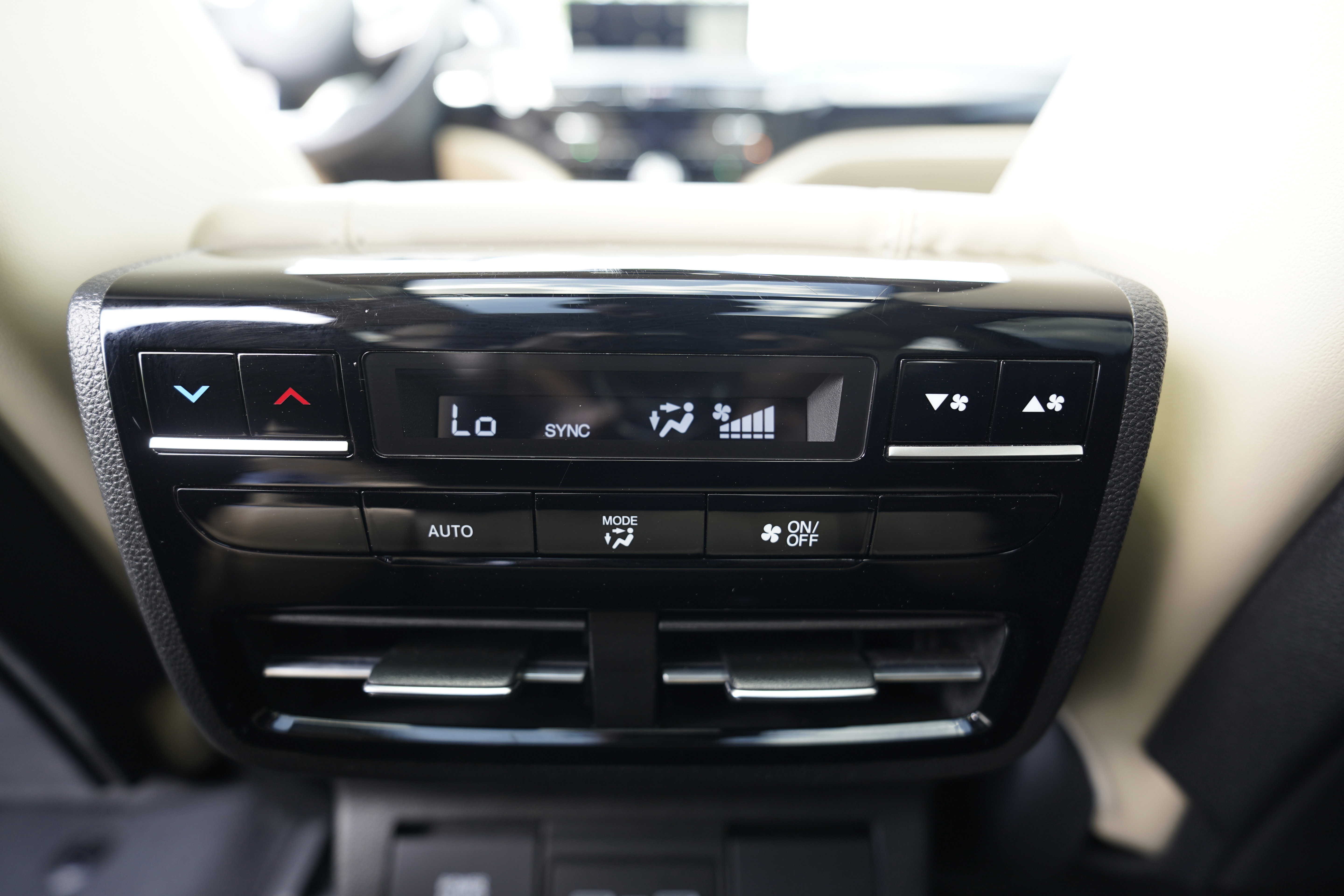 Used 2024 Acura MDX SH-AWD w/ Technology Package image 11