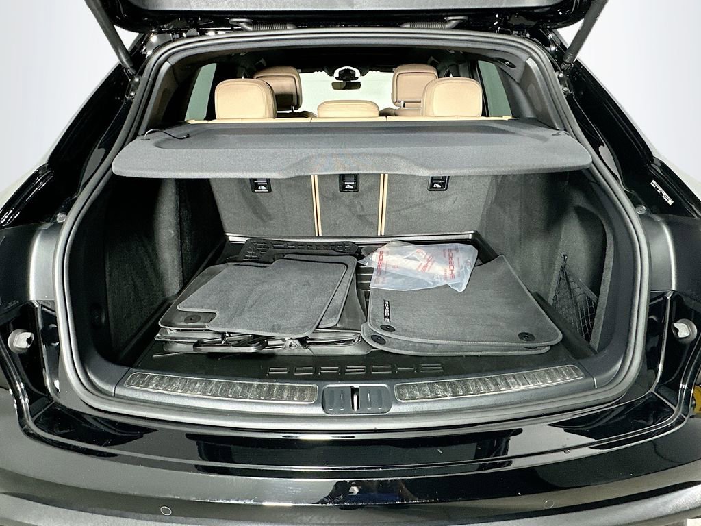 Certified 2026 Porsche Macan image 28