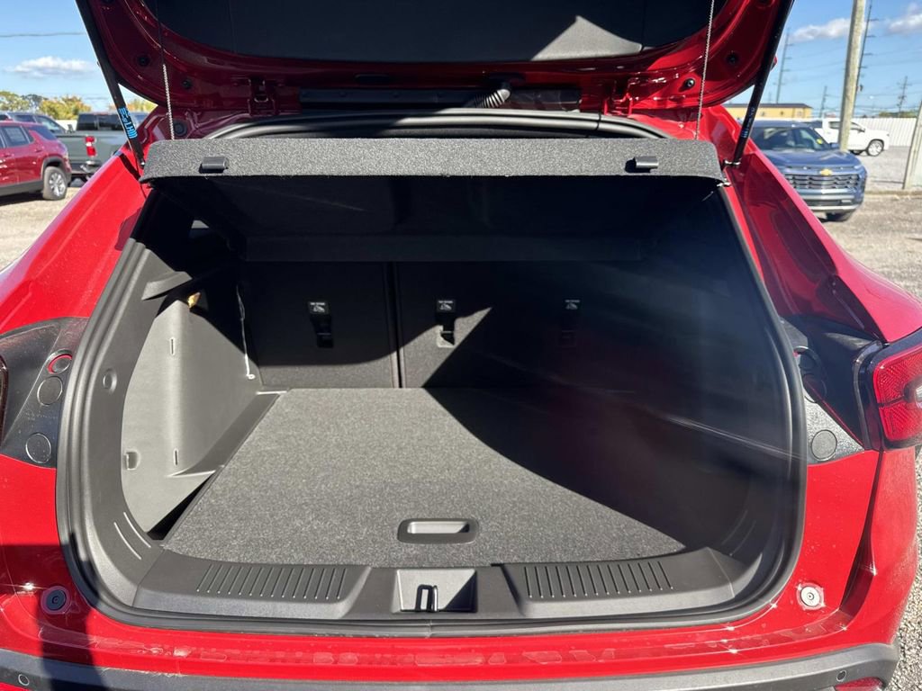 New 2026 Chevrolet Trax RS w/ Driver Confidence Package image 8