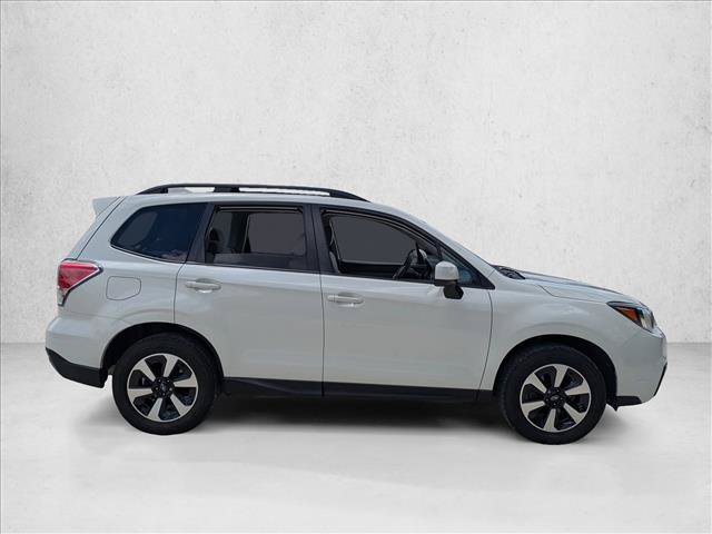 Used 2017 Subaru Forester 2.5i Premium AWD/4WD image 4