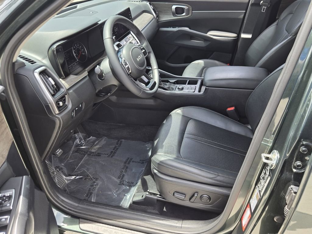 Used 2023 Kia Sorento S w/ Panoramic Sunroof Package AWD/4WD image 10