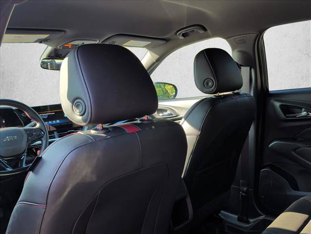 Used 2025 Chevrolet Trax RS w/ Driver Confidence Package FWD image 19