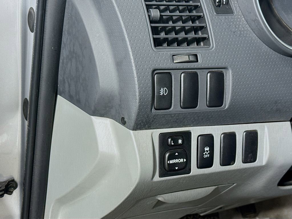 Used 2011 Toyota Tacoma PreRunner w/ SR5 Pkg #2 RWD image 10