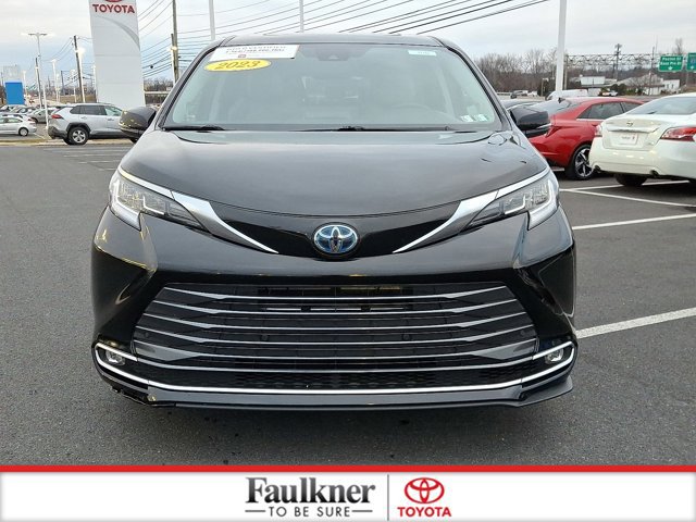 Certified 2023 Toyota Sienna Limited image 2