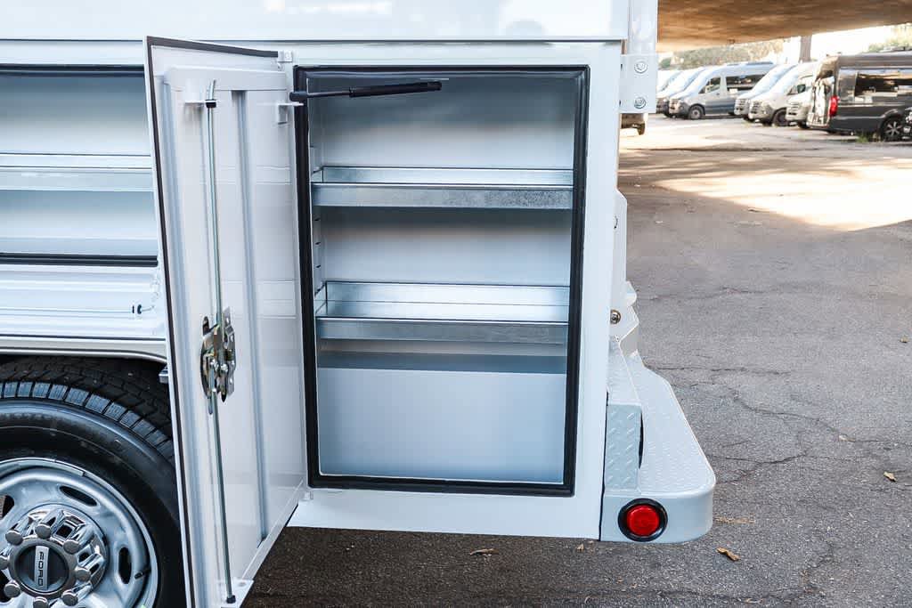 New 2026 Ford F250 XL w/ XL Chrome Package image 29