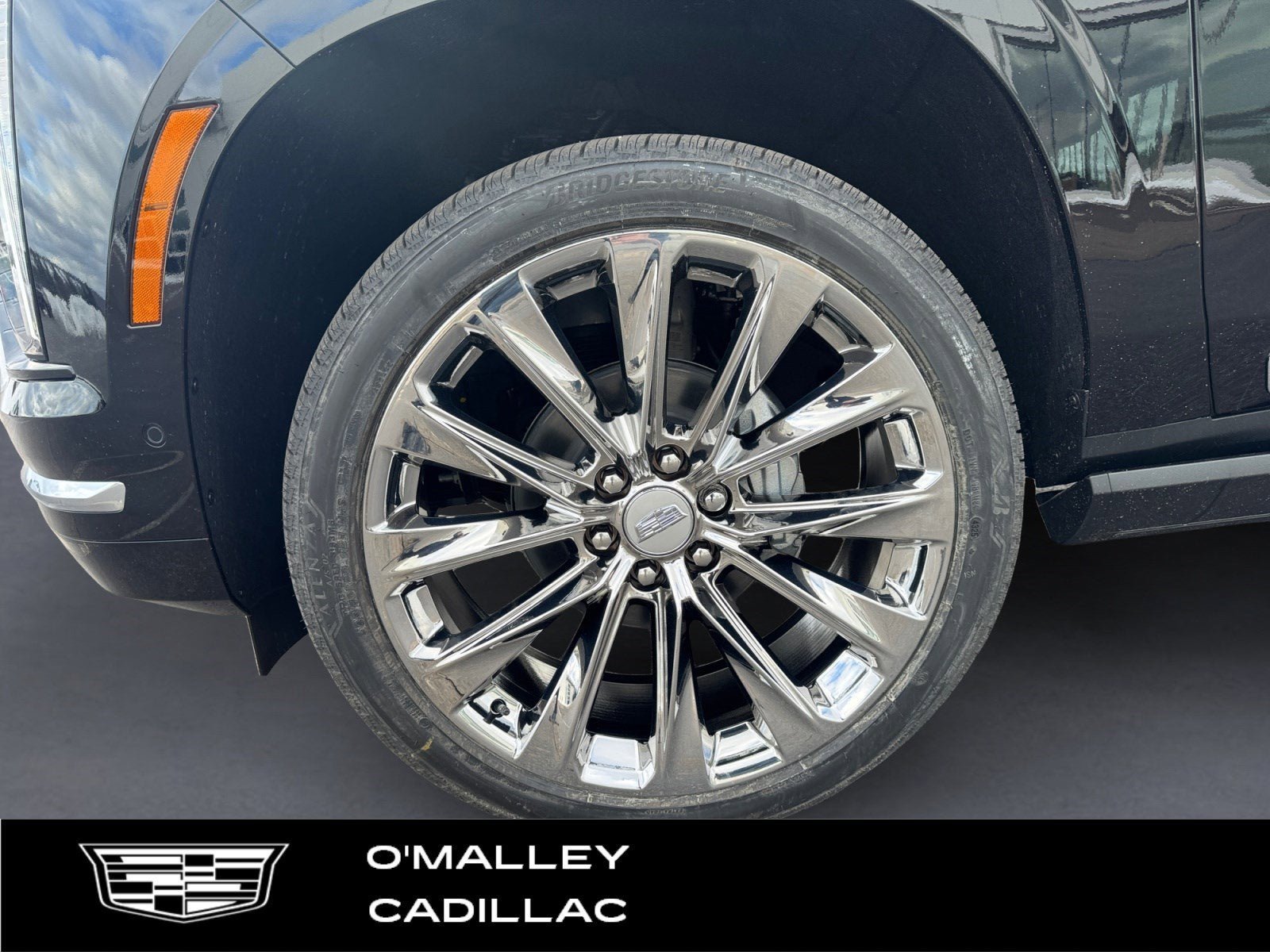 New 2026 Cadillac Escalade Luxury w/ LPO, Radiant Package AWD/4WD image 9