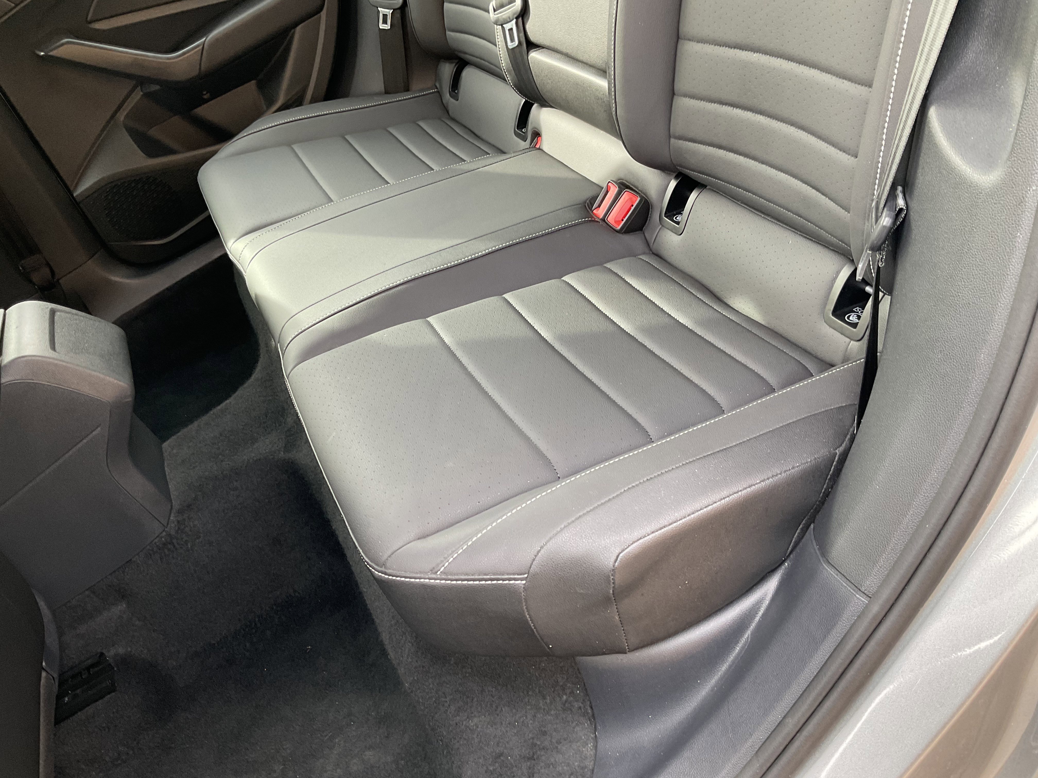 Used 2024 Volkswagen Jetta SE image 32