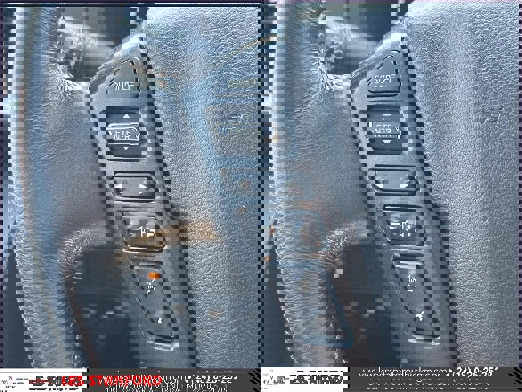 Used 2022 Nissan Frontier SV w/ SV Premium Package image 24