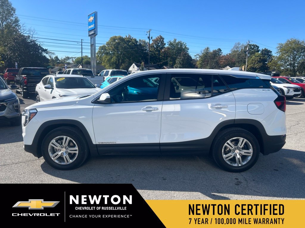 Used 2024 GMC Terrain SLE FWD image 11