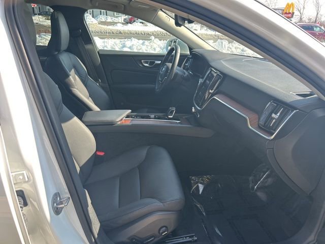 Certified 2025 Volvo V60 B5 Cross Country Plus image 15