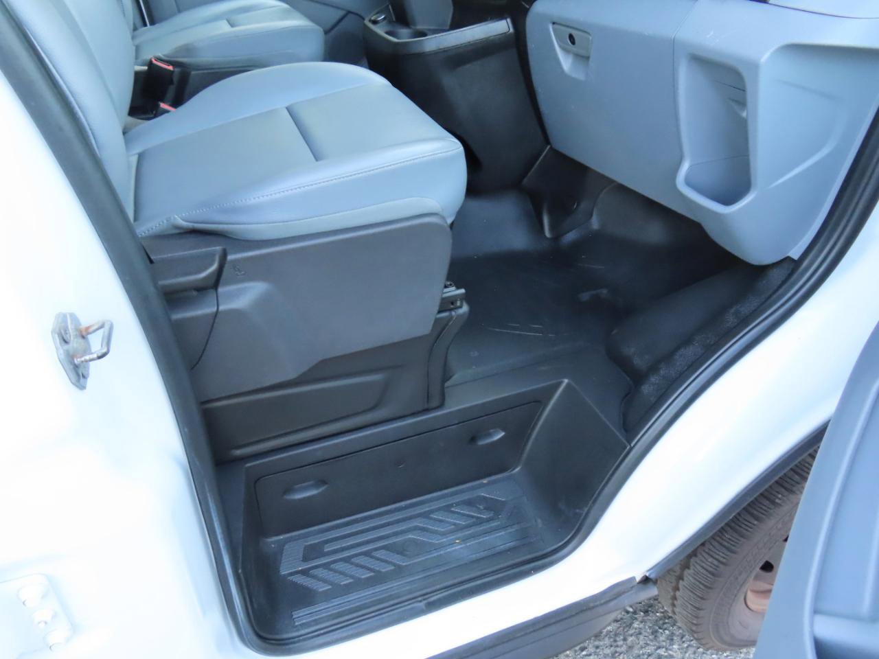 Used 2019 Ford Transit 250 130 Low Roof RWD image 11