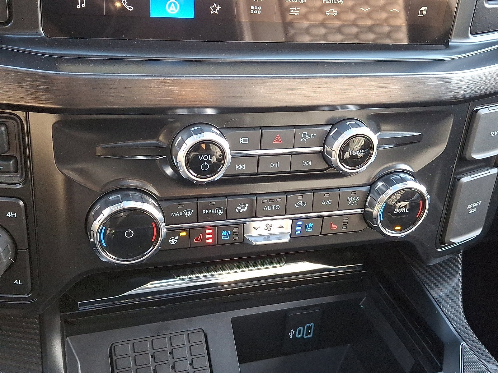 New 2026 Ford F250 Lariat w/ Black Appearance Package AWD/4WD image 13