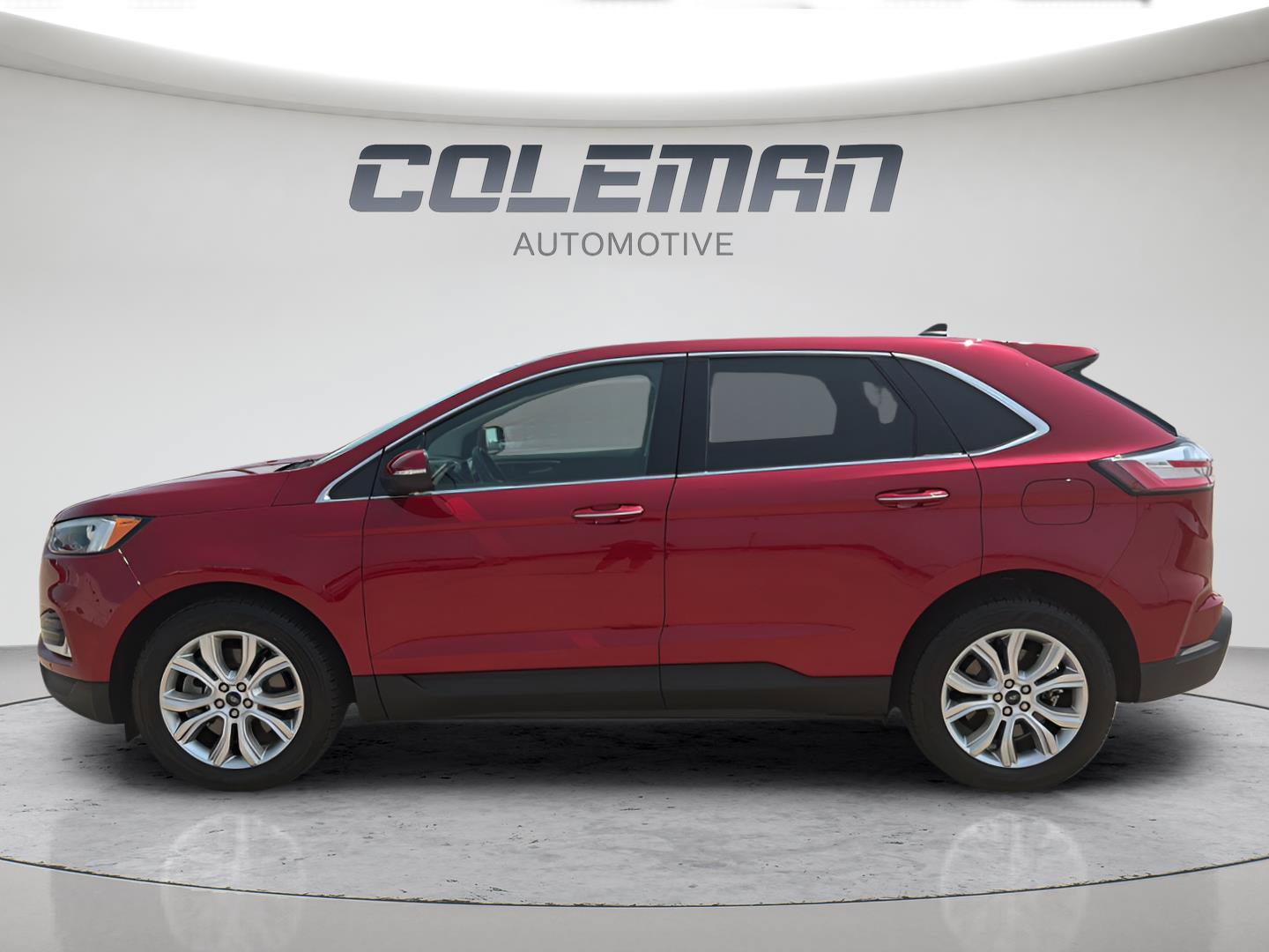 Used 2022 Ford Edge Titanium w/ Class II Trailer Tow Package AWD/4WD image 2