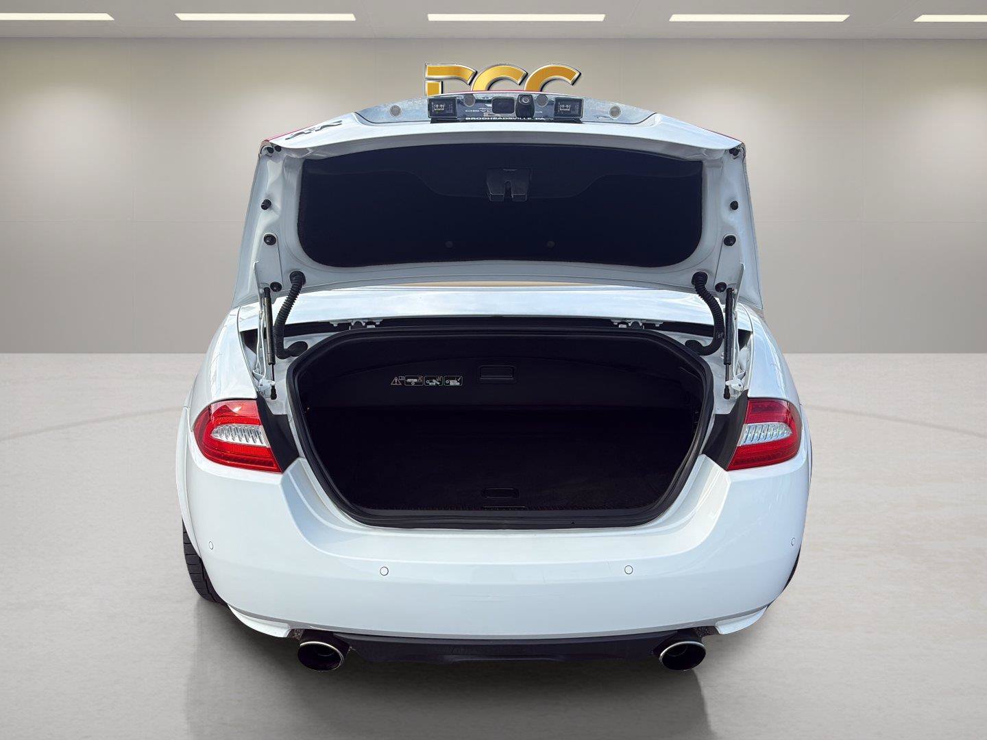 Used 2015 Jaguar XK Convertible RWD image 31