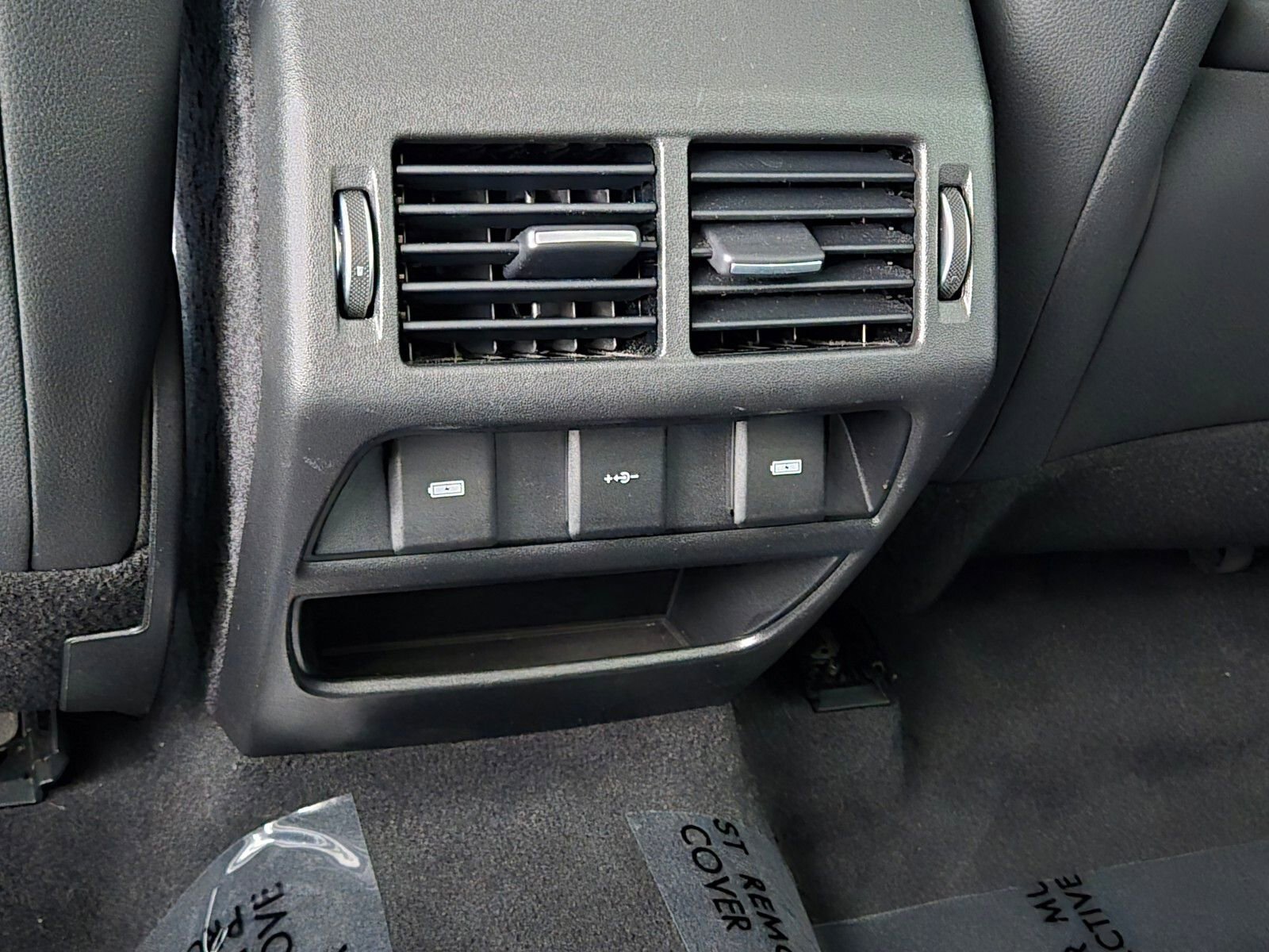 Used 2023 Land Rover Discovery Sport SE AWD/4WD image 14