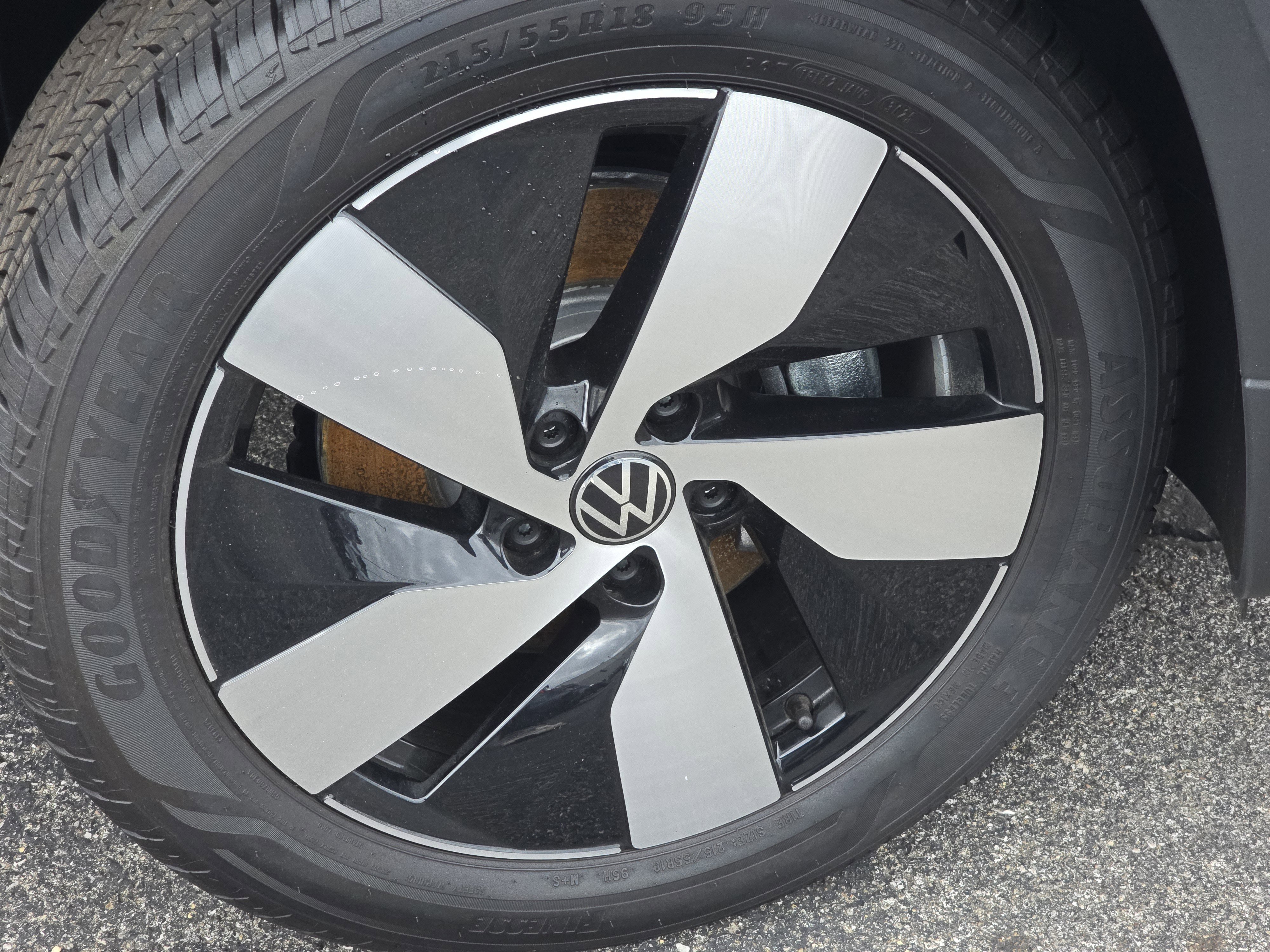 New 2026 Volkswagen Taos S image 12