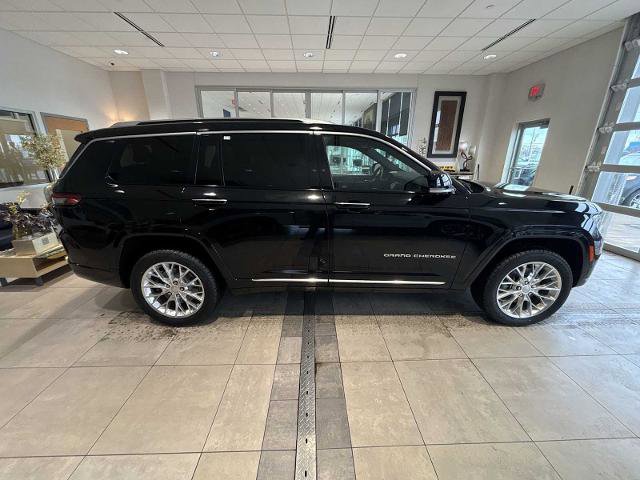 Used 2021 Jeep Grand Cherokee L Summit w/ Luxury Tech Group V image 2