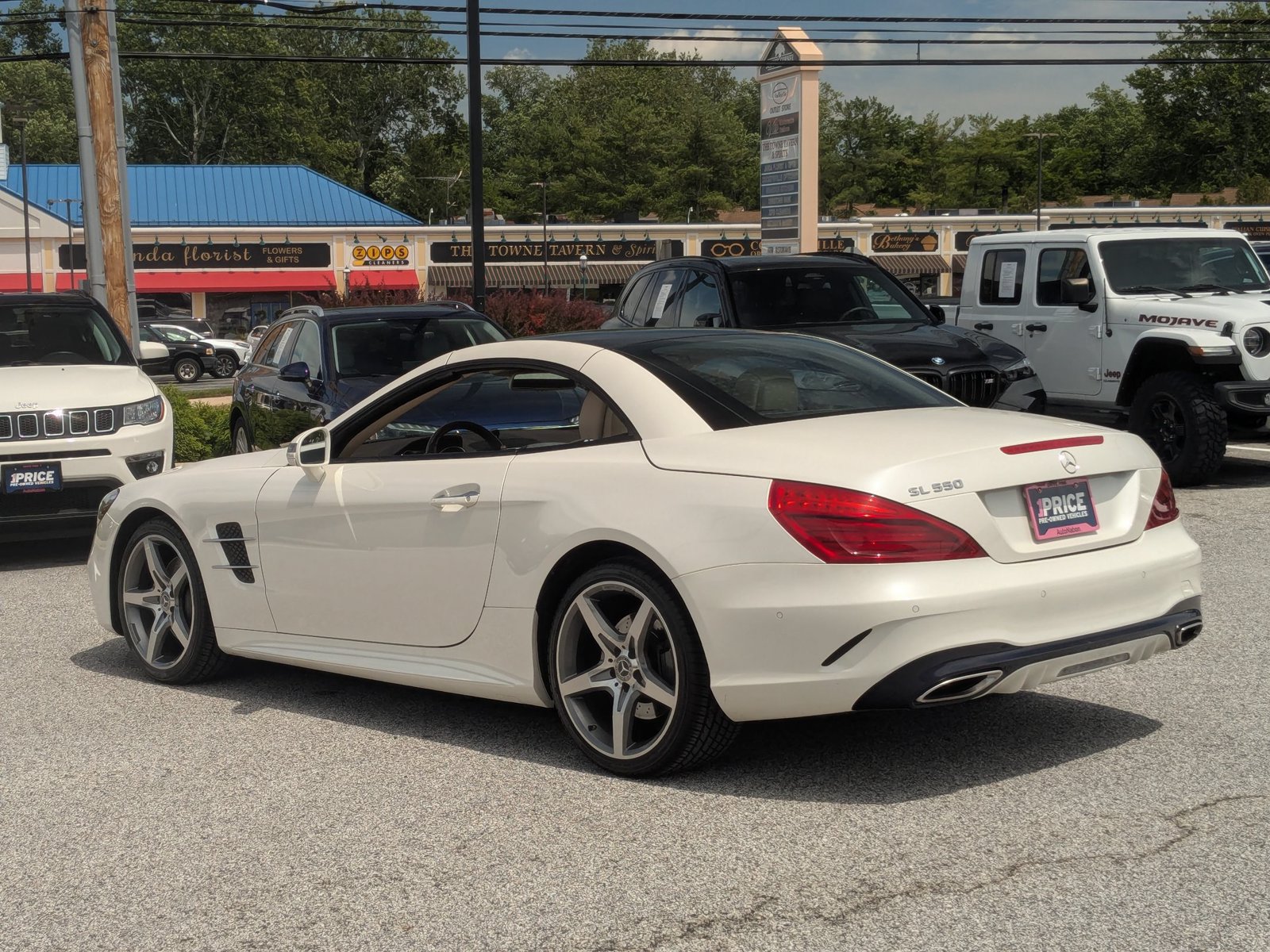 Used 2019 Mercedes-Benz SL 550 image 3