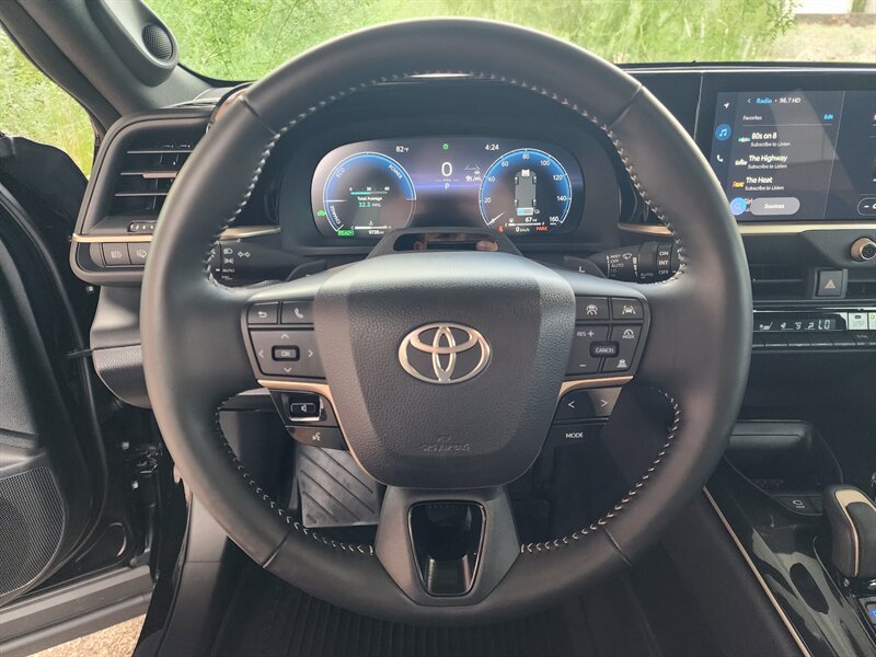 Used 2026 Toyota Crown Signia w/ Advanced Technology Package AWD/4WD image 34