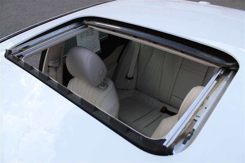 Used 2017 Mercedes-Benz E 300 image 25