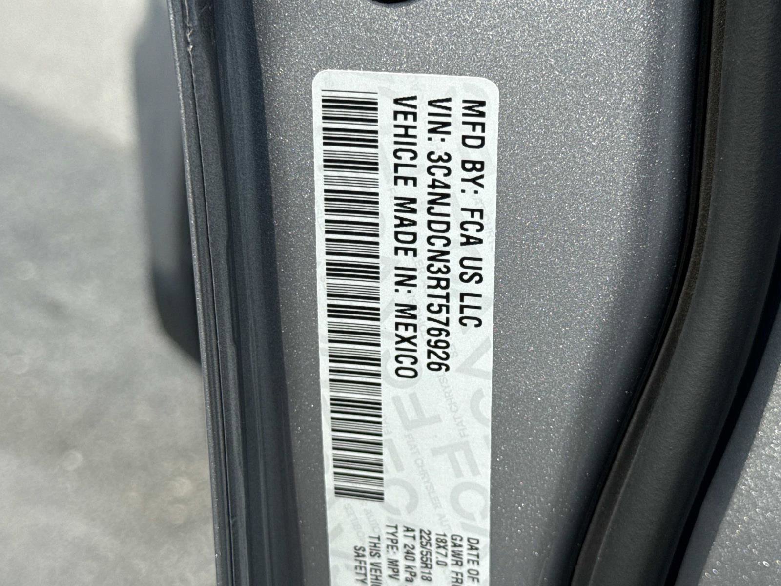 Used 2024 Jeep Compass Limited image 31