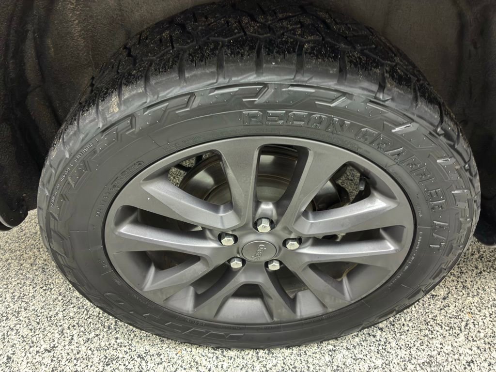 Used 2018 Jeep Grand Cherokee High Altitude image 15