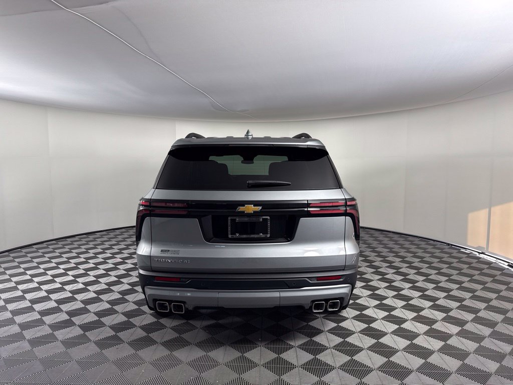 New 2027 Chevrolet Traverse LT FWD image 4