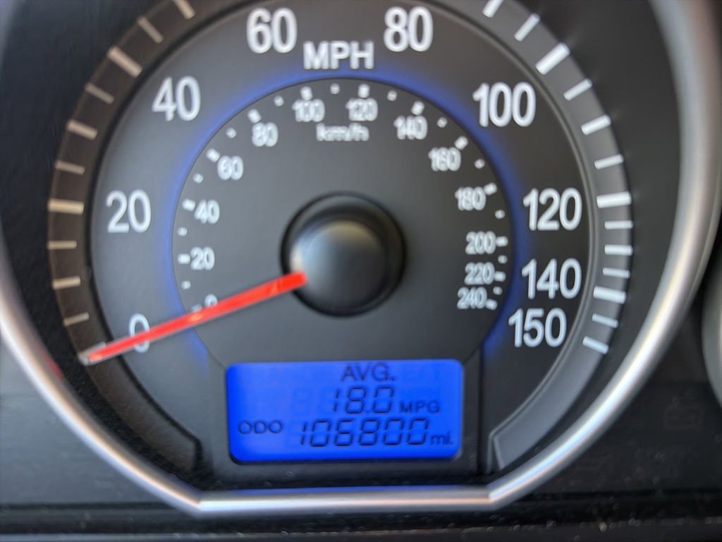 Used 2012 Hyundai Veracruz Limited w/ Entertainment Pkg image 9