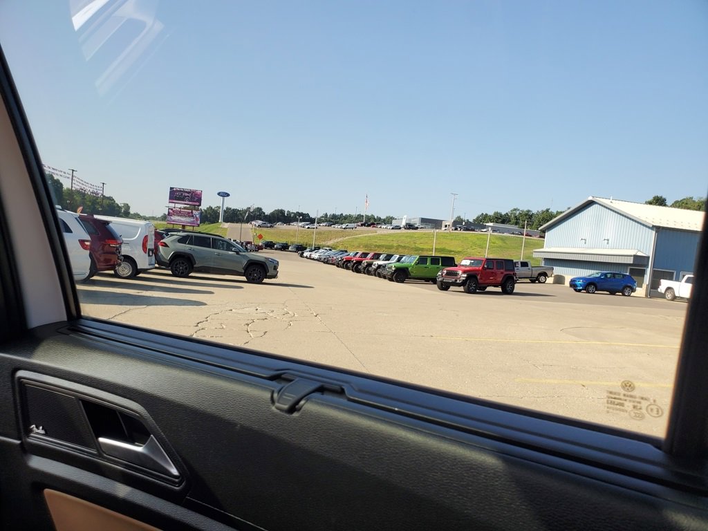 Used 2022 Volkswagen Atlas Cross Sport SEL Premium R-Line image 27