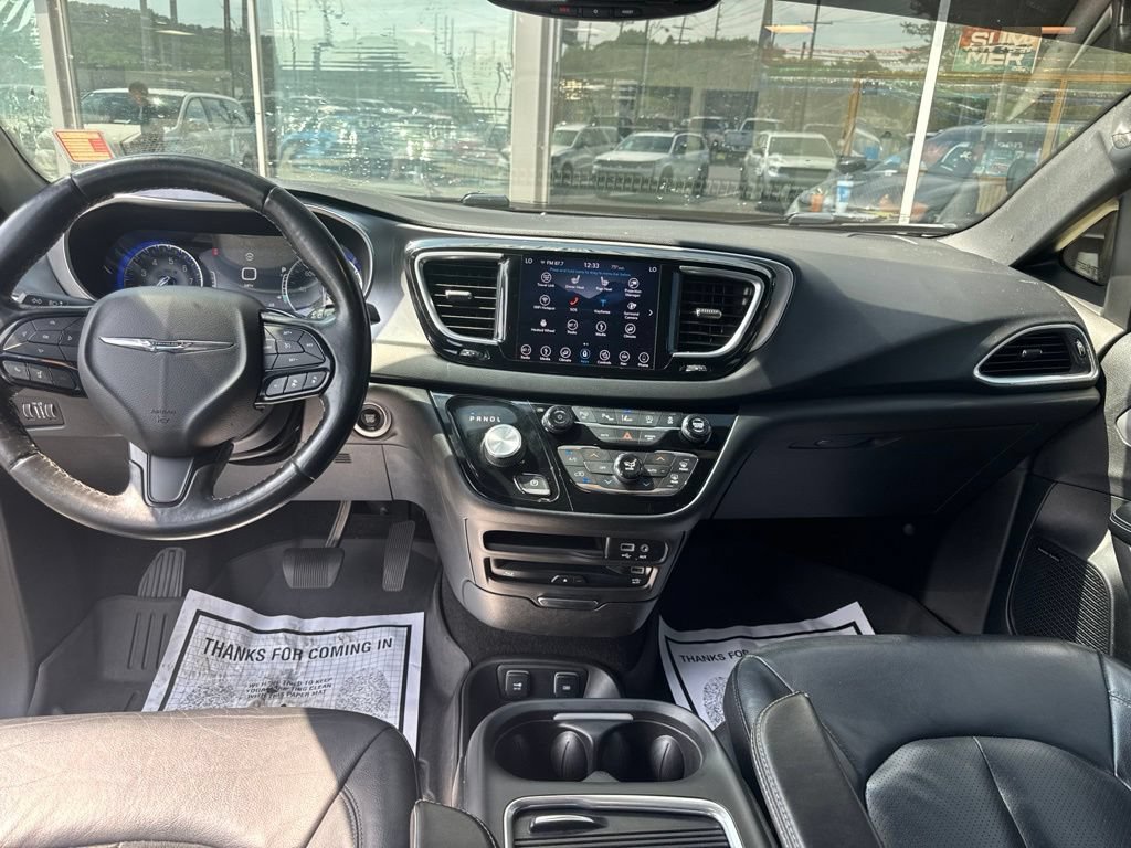 Used 2019 Chrysler Pacifica Touring-L Plus w/ Advanced Safetytec Group FWD image 12