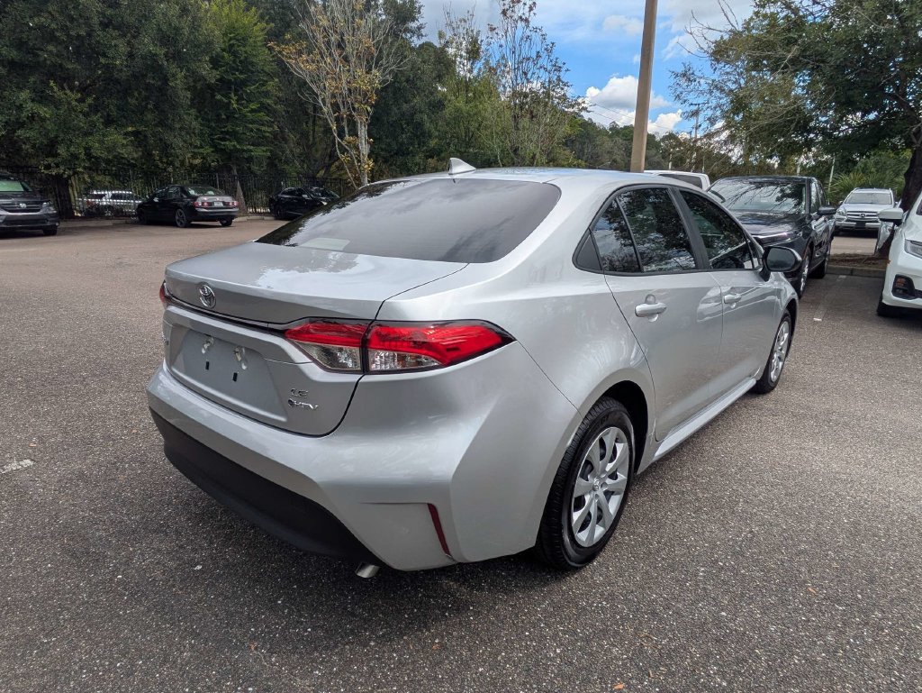 Used 2026 Toyota Corolla LE FWD image 5