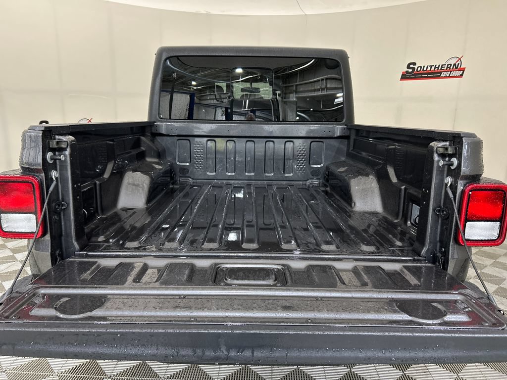 Used 2020 Jeep Gladiator Sport w/ Quick Order Package 24S AWD/4WD image 5