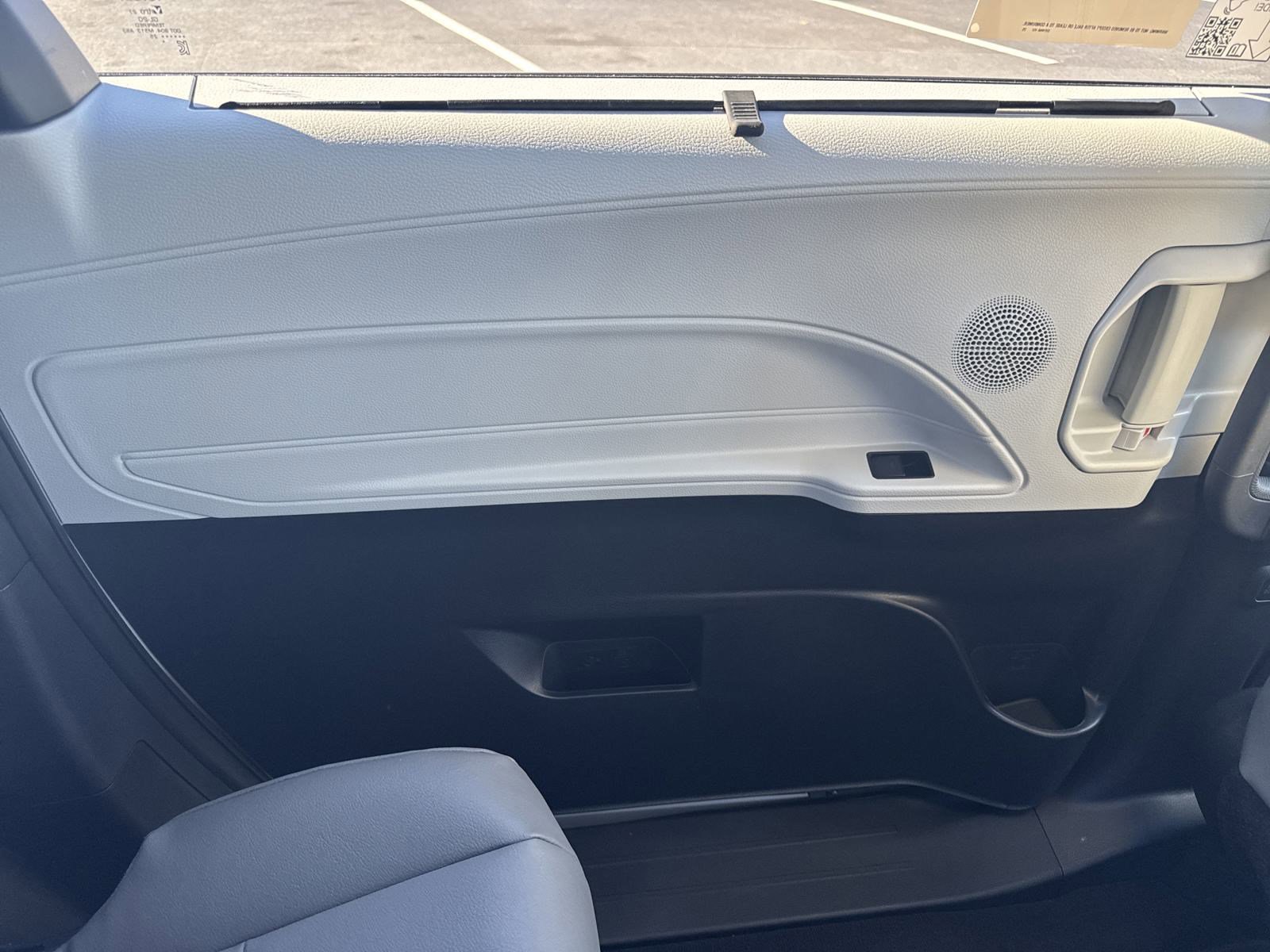 New 2025 Toyota Sienna XLE image 28