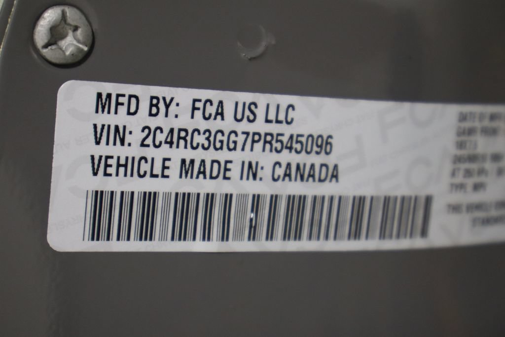 Used 2023 Chrysler Pacifica Limited w/ Uconnect Theater Family Group AWD/4WD image 43