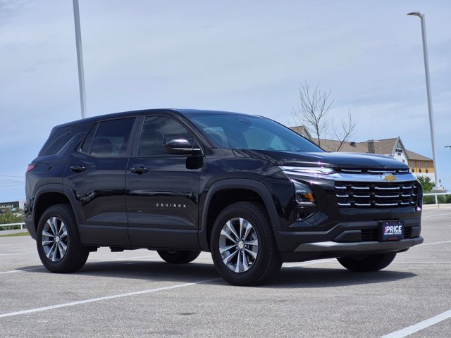 Used 2026 Chevrolet Equinox LT w/ Safety and Technology Package FWD image 3