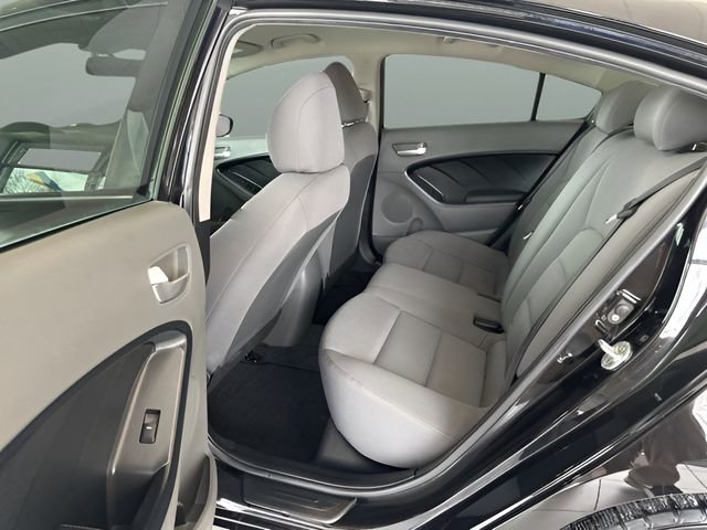 Used 2017 Kia Forte LX image 12