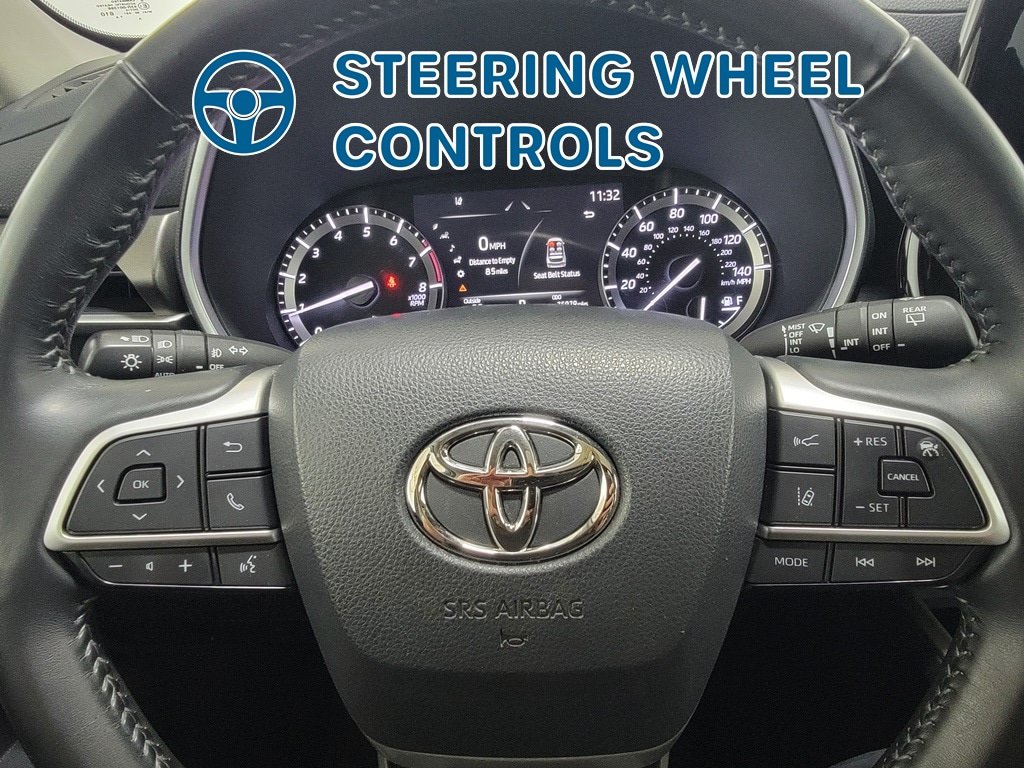 Used 2022 Toyota Highlander XLE AWD/4WD image 18