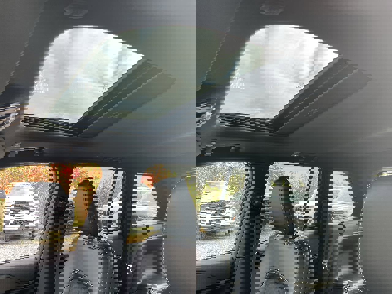 New 2025 Jeep Grand Cherokee Altitude image 21