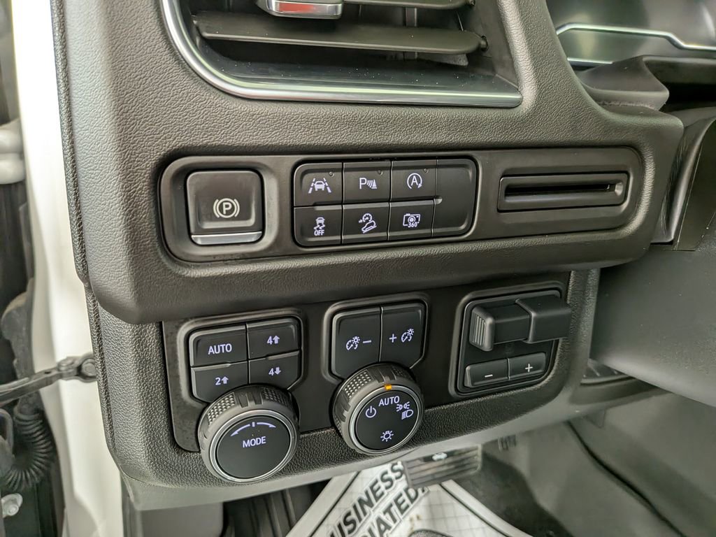 Certified 2024 Chevrolet Tahoe Z71 w/ Luxury Package image 19