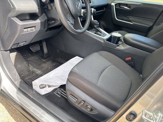 Used 2024 Toyota RAV4 XLE image 28