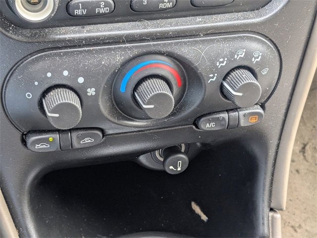 Used 2004 Oldsmobile Alero GL image 18