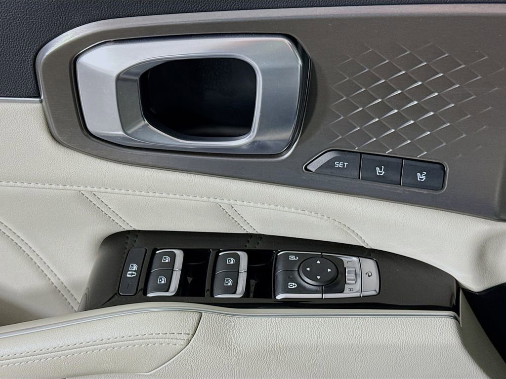 Used 2022 Kia Sorento SX Prestige image 24