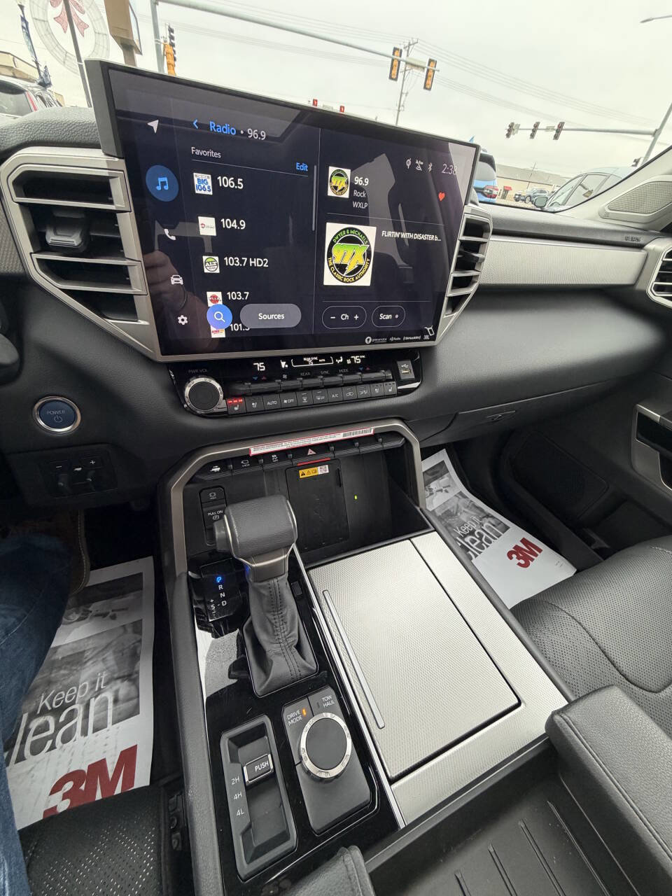 Used 2024 Toyota Sequoia Limited w/ Tow Technology Package AWD/4WD image 11