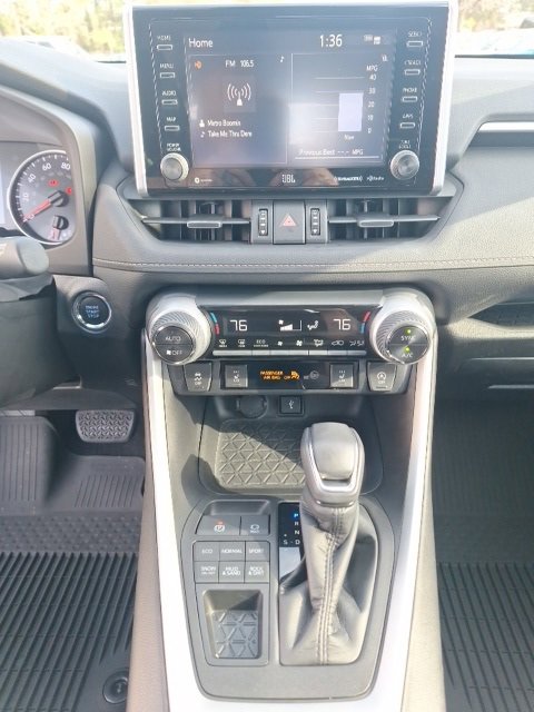 Used 2021 Toyota RAV4 XLE Premium image 13