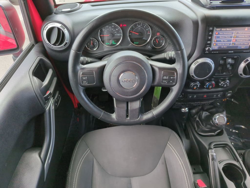 Used 2015 Jeep Wrangler Unlimited Sahara w/ Dual Top Group AWD/4WD image 15