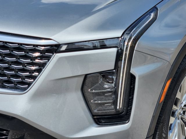 Used 2025 Cadillac XT4 Premium Luxury FWD image 9