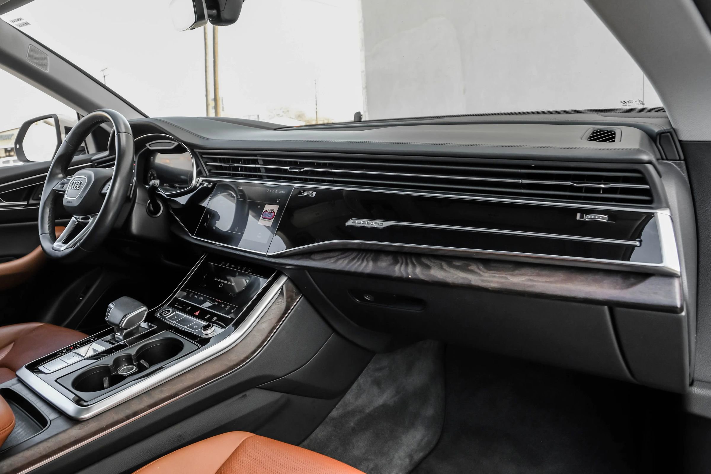 Used 2021 Audi Q8 Prestige w/ Prestige Package image 15