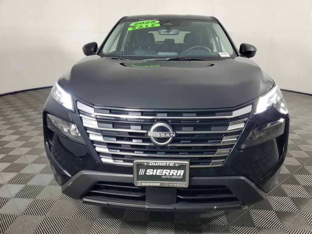 Used 2025 Nissan Rogue SV FWD image 9