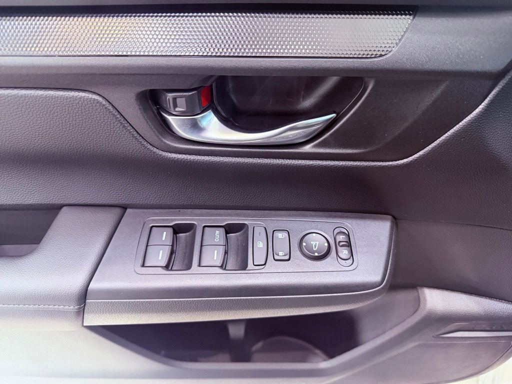 Used 2025 Honda CR-V LX image 17
