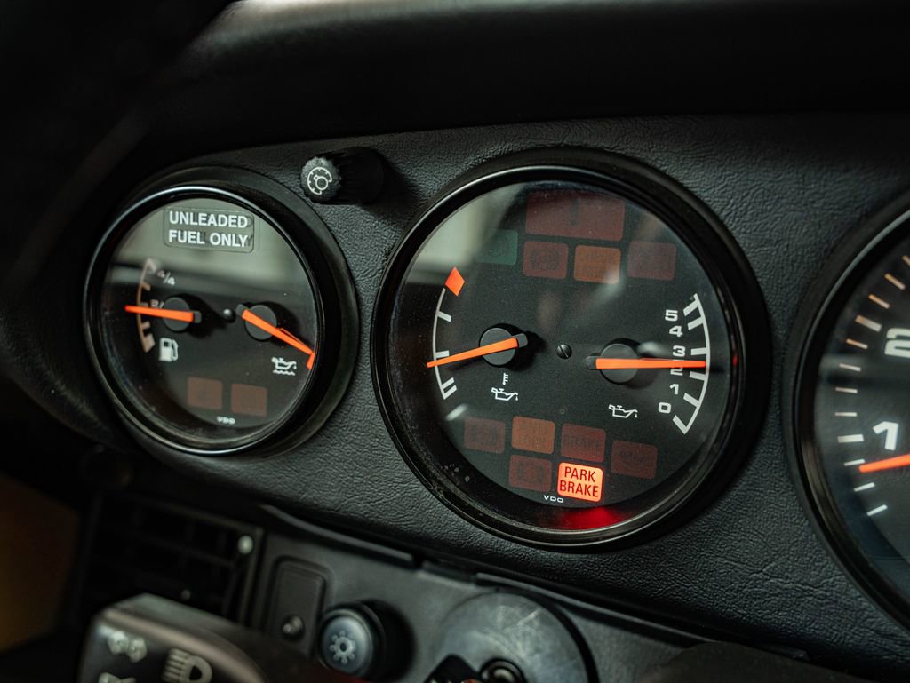 Used 1995 Porsche 911 Carrera RWD image 45